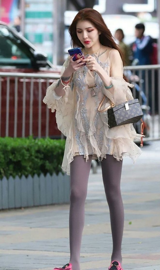 爆棚|时尚感爆棚的姐妹花,清新个性,白色穿出的高级感