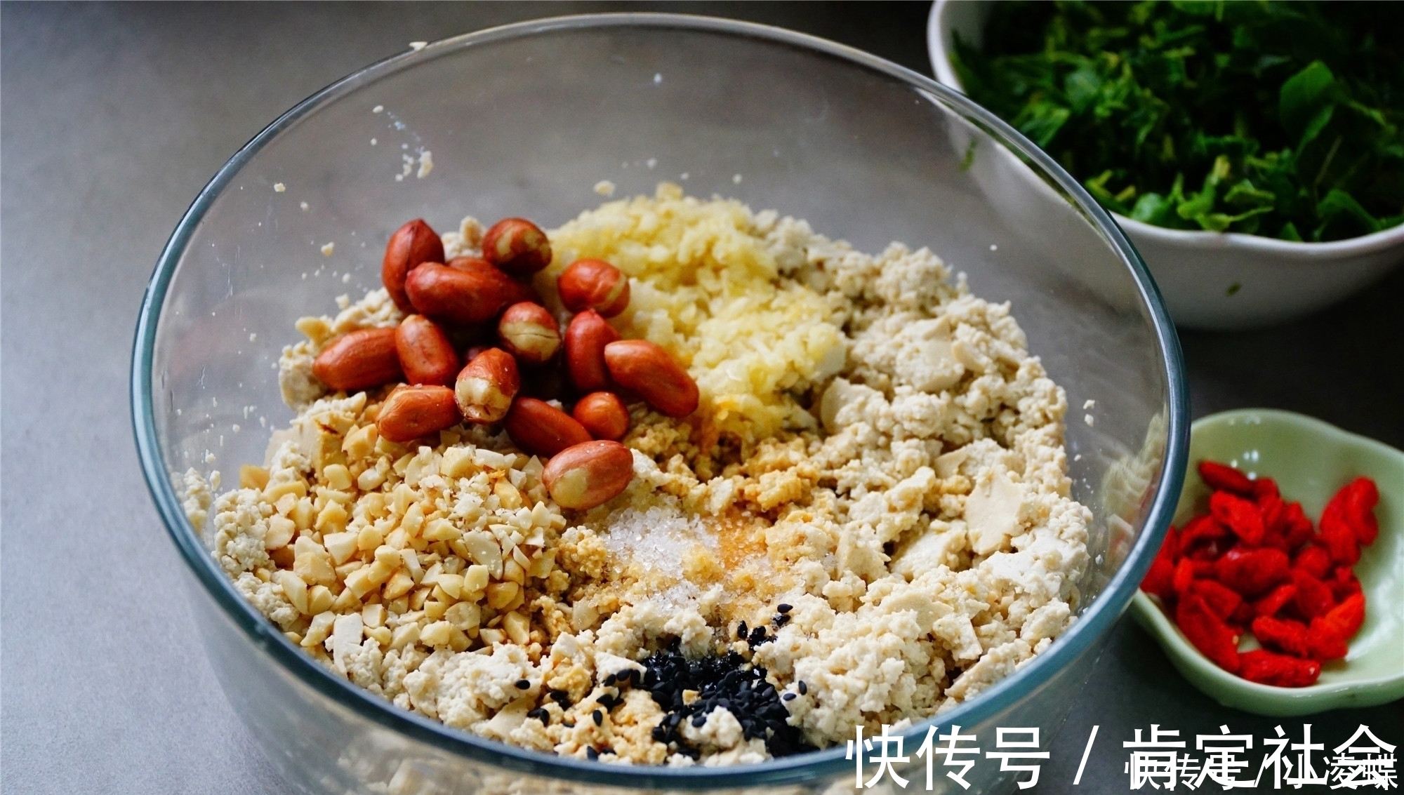 芝麻油|天热了,豆腐的最佳吃法,不煮不炒,压成泥就上桌,清爽开胃