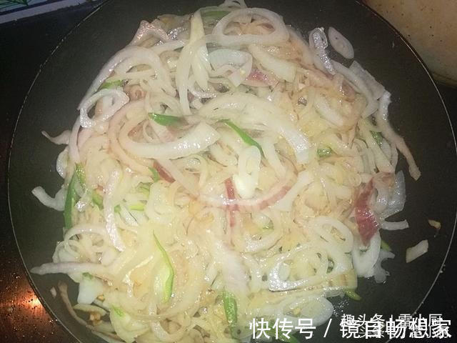 洋葱|这个菜一斤不到两块钱，一个能炒一大盘，常吃还能保护血管！