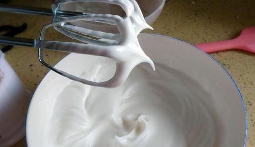 最近很红的舒芙蕾松饼,在家也能轻松搞定,做法很简单