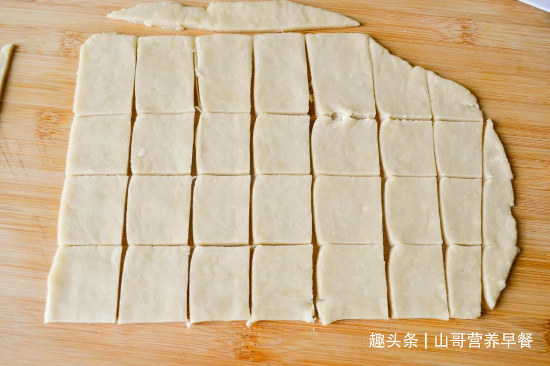 小苏打饼干最简单的制作方法,低油饱腹0添加,适合当减肥期代餐
