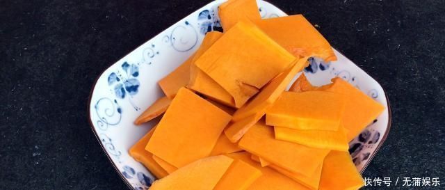 南瓜饼的新做法，好吃又健康，我一顿能吃好几个