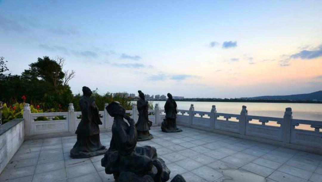 杨万里流传很广的两首咏雪名篇,不仅写出了新意,同时还美得惊艳