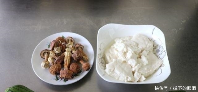 它和豆腐一起炖,比鸡汤还鲜,百吃不腻,皮肤更嫩,很像剥壳的蛋