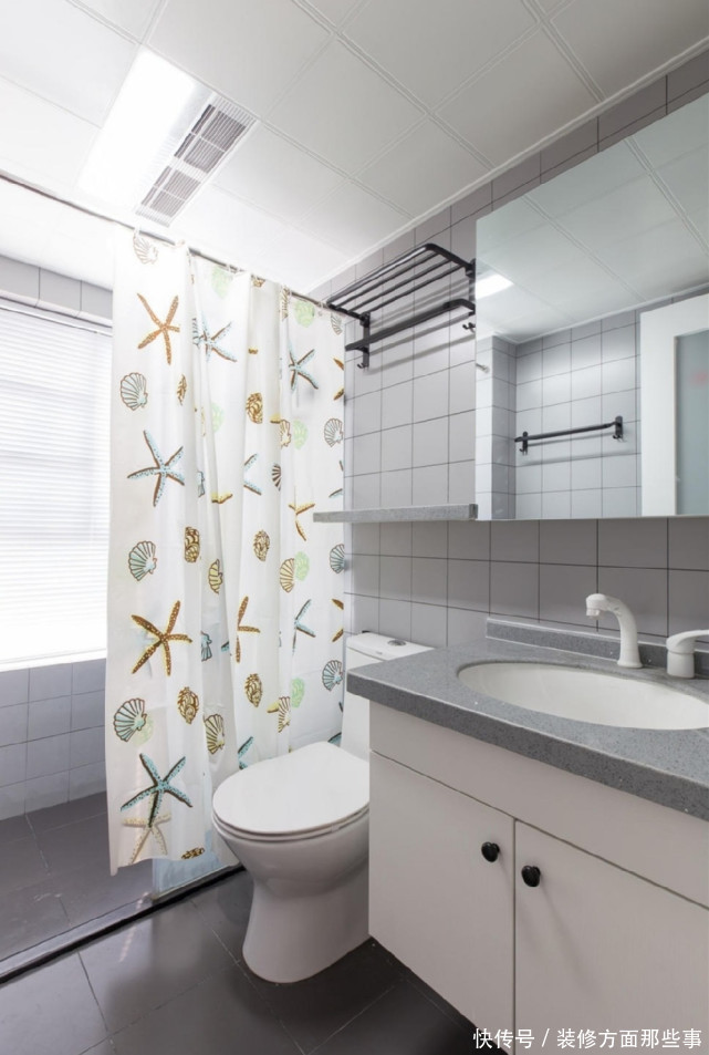 落地窗|97平北欧风三居室,客厅整面落地窗将光线引入室内,大气通透