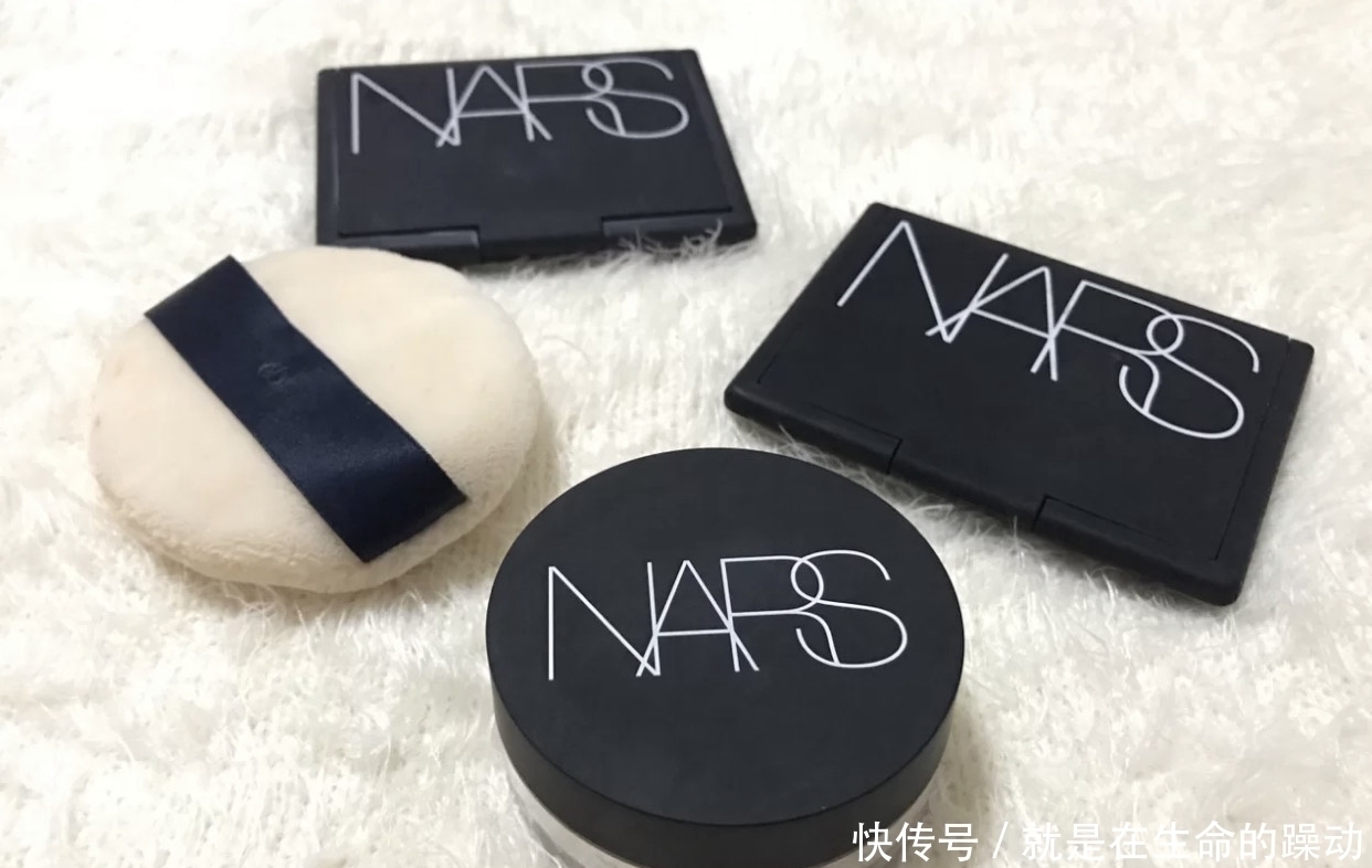 毛孔|散粉中的五个“扛把子”:黛珂妆感亮,E大饼揉焦感重,有你的吗