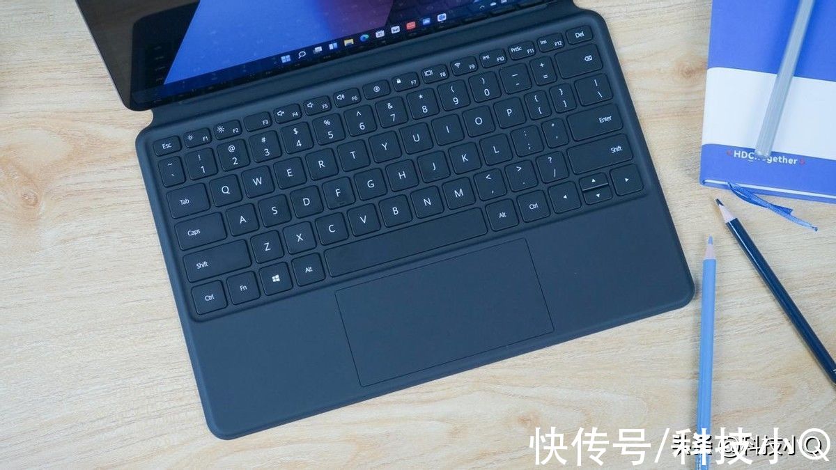 色域|是笔记本也是平板，华为MateBook E一本多用太方便