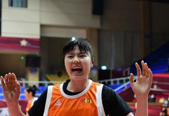 江苏队|19投13中狂轰31分19板！李月汝还没尽全力 谁能阻挡这巨无霸？