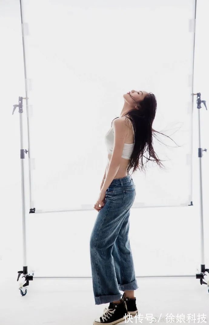 精照|37岁体育老师的“腰精照”能有多撩人看到这身腹肌，你还要逃课