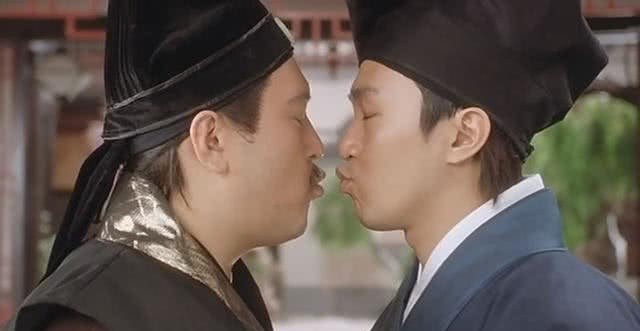 吐血|唐伯虎写了一副对联,县令差点气吐血,随后却高兴地说:重重有赏