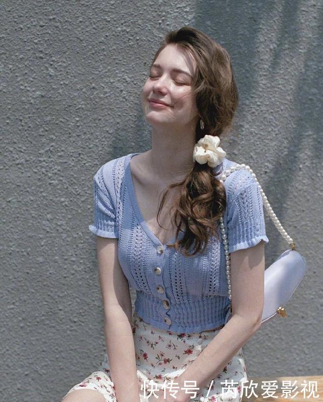 白俄罗斯超模神似赫本走红,肤白貌美大长腿,旗袍造型惊艳