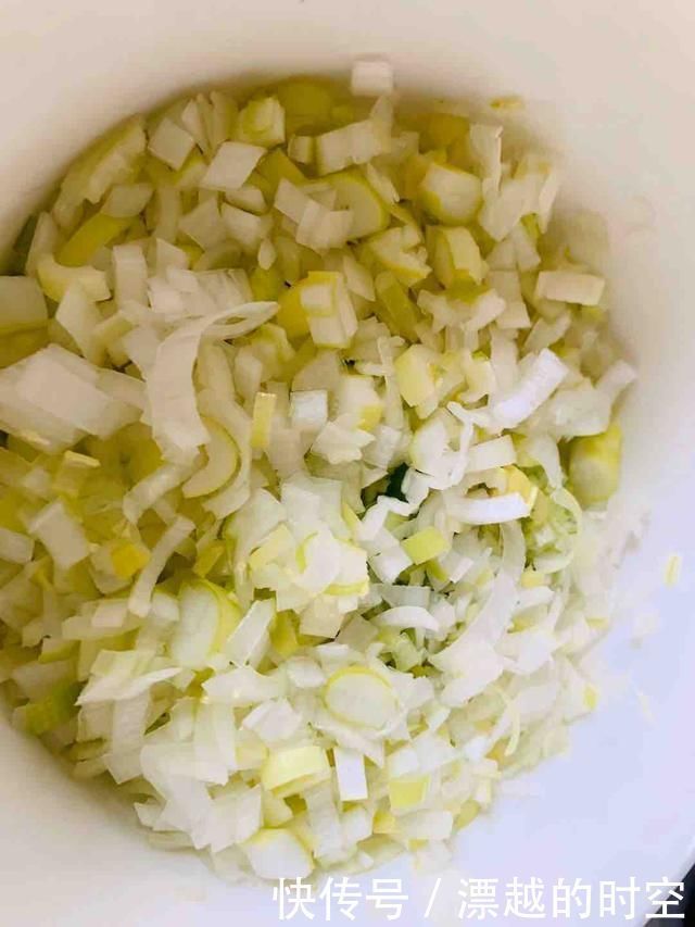 不鲜|拌饺子馅最忌放“它”,10人有9人放错,难怪饺子不鲜还不好吃