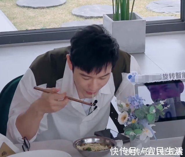 黄晓明为减肥太自律，学女明星只吃一根面条，宁静当面吐槽太作