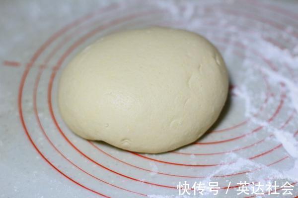 酵母|蒸馒头，别直接上锅蒸！教你3揉2发，馒头雪白松软，清甜蓬松
