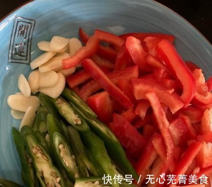 美味|简单几步，制作美味茄子，营养又下饭，喜欢的不要错过！