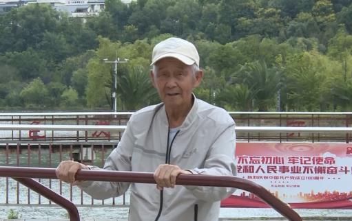 男童|给您点赞！贵州81岁老人跳湖救下4岁男童