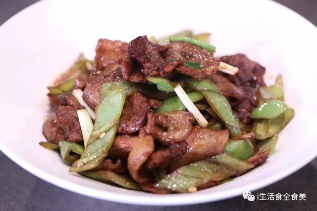 五花肉|普通辣椒炒肉,如何炒出不一样?