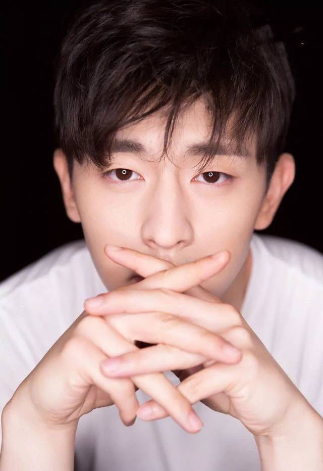 新剧央视出品，邓伦与王一博强强联手，这剧傻子才不看！