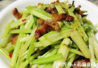 豆干儿|炒芹菜时，不要直接下锅炒！再加这一步，芹菜香脆可口，吃不够