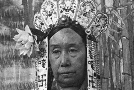 把夜明珠|慈禧的最后一天:早晨在处理光绪的后事,为何晚上含住夜明珠?