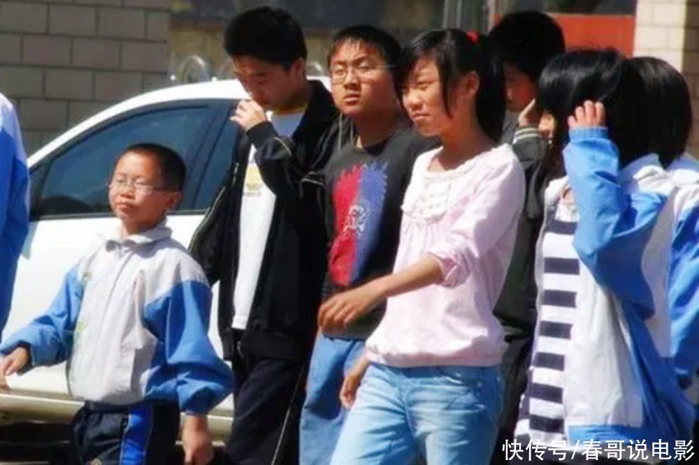 长高|初中生身高标准出炉，达到这个高度才算及格，看看孩子达标没？