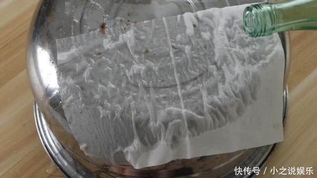 不用钢丝球擦,1张纸去除不锈钢锅污渍,恢复光亮有光泽,太省事