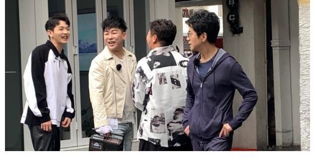 李健曝《一路唱響》剛播,立馬約胡彥斌出去唱歌被拒,原因笑翻全場