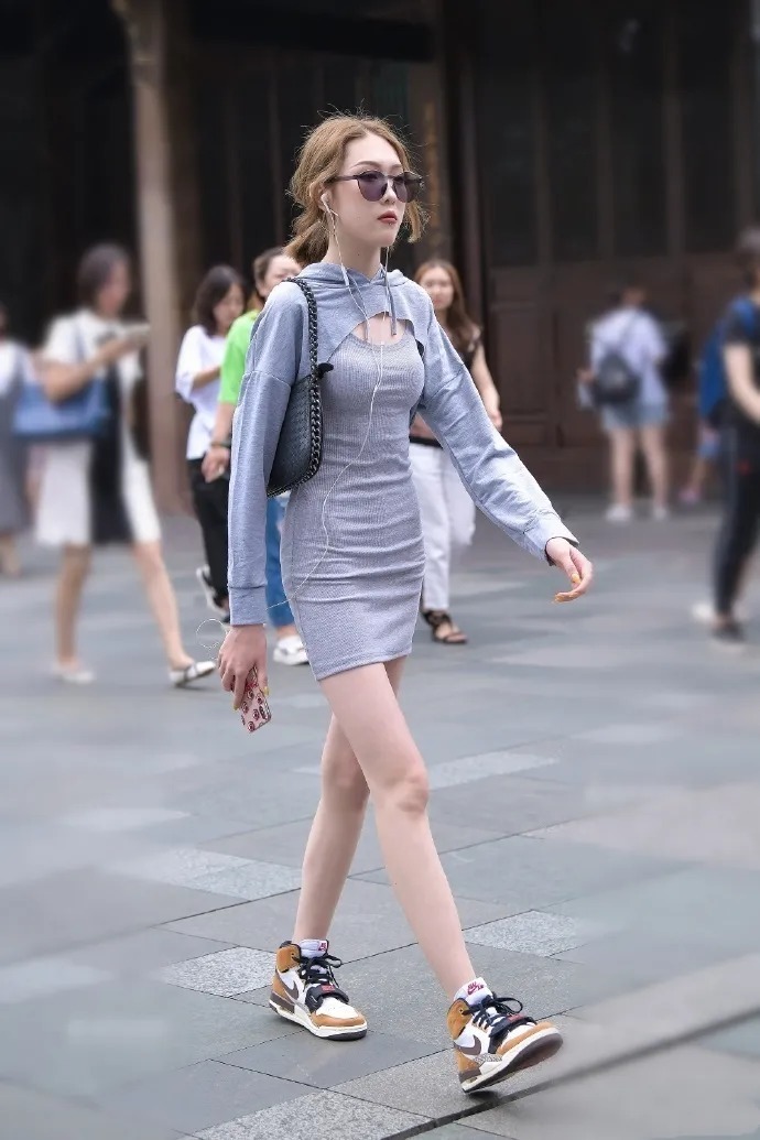 美腿|肤白动人的美腿性感美女