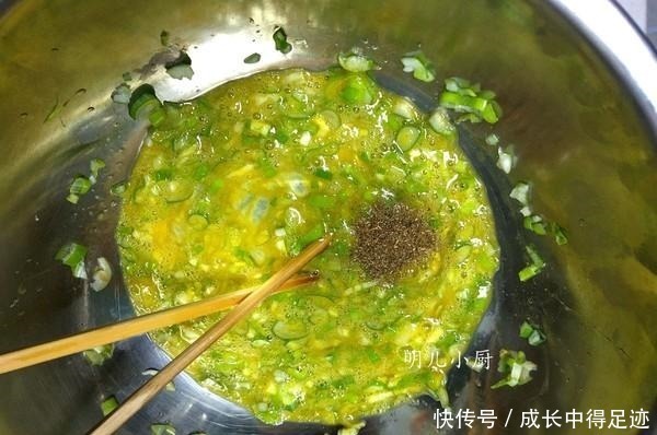 炸蘑菇,不要挂糊直接下锅,多加这一步,色泽金黄,口感香酥脆