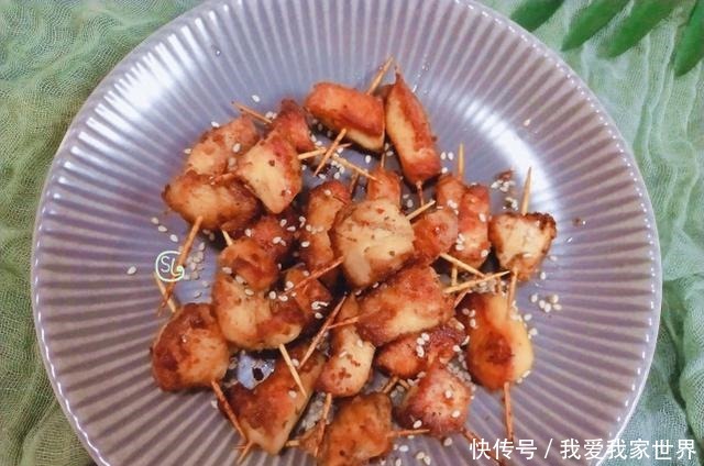 牙签肉在家也能做,方法简单,出锅外酥里嫩,好吃解馋,越吃越香