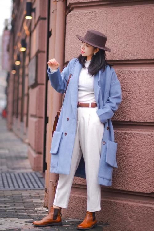 今冬，火了一款裤子叫：毛呢裤，配大衣气质又高级，谁穿谁好看