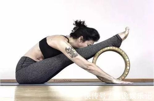 瑜伽|10个瑜伽动作,适合40岁以上女性每天练,越练越年轻