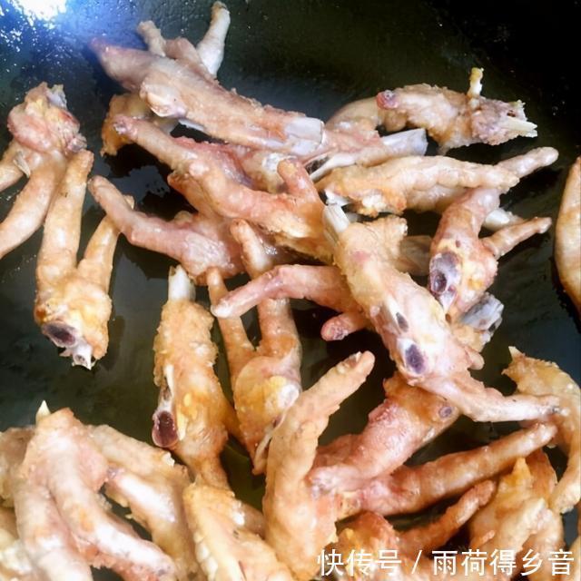 出新|广式早茶的经典之作,鸡爪也能吃出新高度,全靠这一手烹饪技巧!