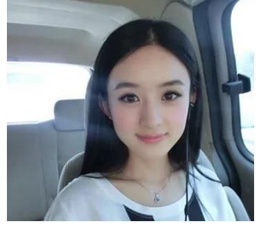 赵丽颖生活自拍照,像极了你和我,大头像一样,太接地气了