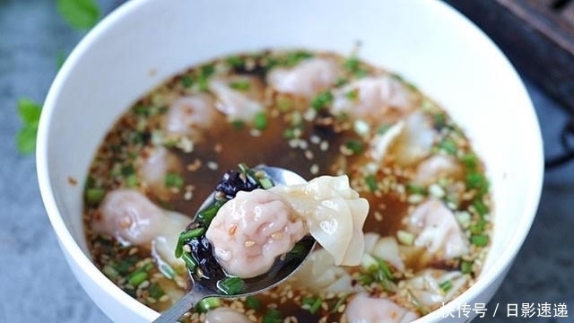 馄饨汤这么调,简单好味道,几种调料,开水一冲,比骨头汤还鲜