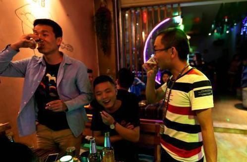 医生再三劝阻:“养肝千日,毁肝一时”,肝病多是“吃”出来的!