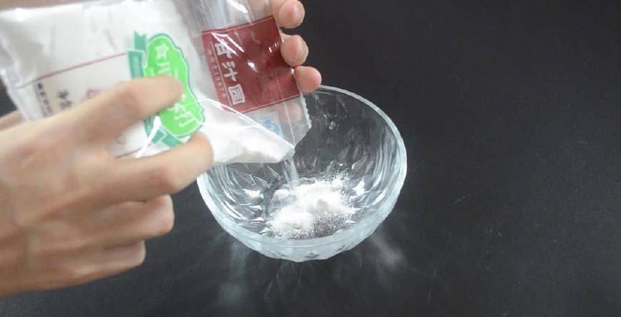 妙用|花盆里撒一点它, 不烂根不生虫, 花草越长越茂盛, 简直太实用了