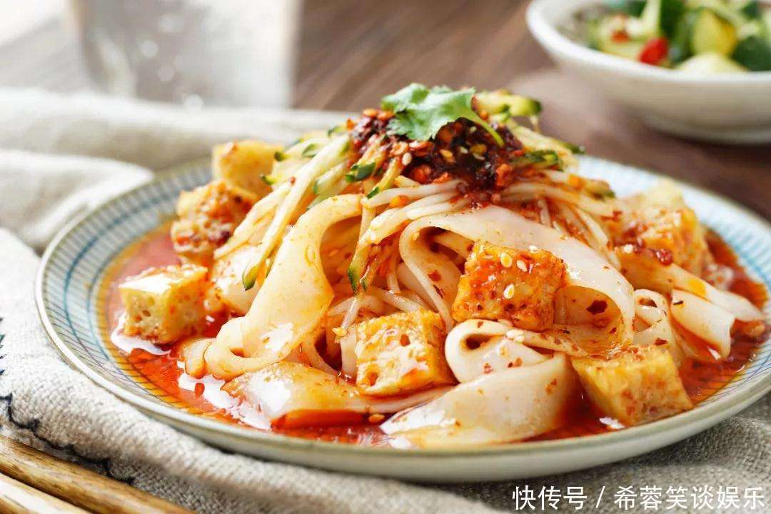 女性减肥别碰4种“主食”,比米饭还长肉,图四吃了还长痘痘!