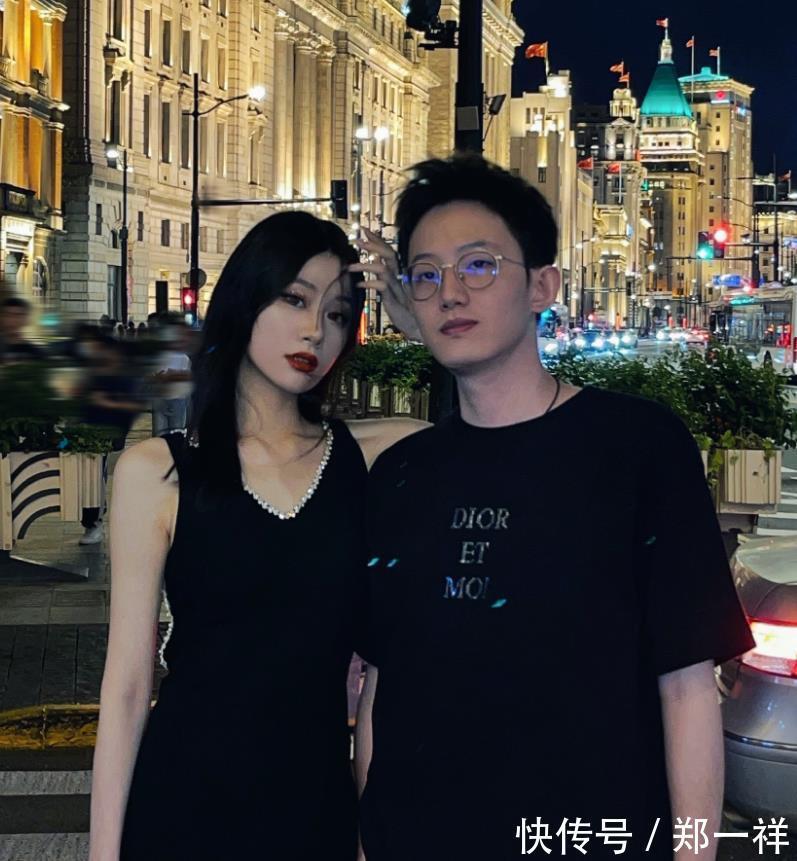 范斯晶|最美球迷!范志毅女儿穿巴萨服装,晒浓妆照片,走出欧美风