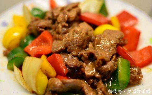  炒牛肉时，加料酒是不对的！加点“它”，牛肉嫩而不柴还不粘锅