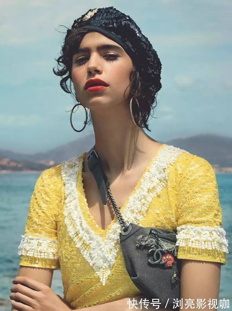 格纹贝雷帽 贝雷帽是小脸专属不,脸大的女生戴照样时髦,秋冬让你美上天