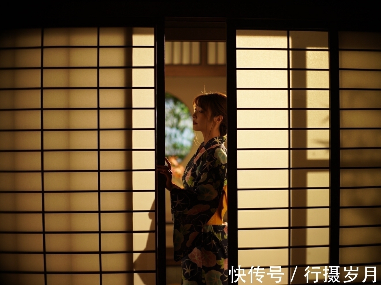 凝眸$浅唱轻吟,只为穿越千年的轮回和那遥寄彼岸的深情