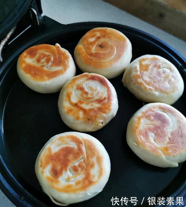 发面直接加酵母粉和白糖是大错,教你一小妙招,发面只需10分钟