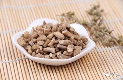 血压|“上实下虚”,是当代人通病一味药小方,降火,强膝,专治此病