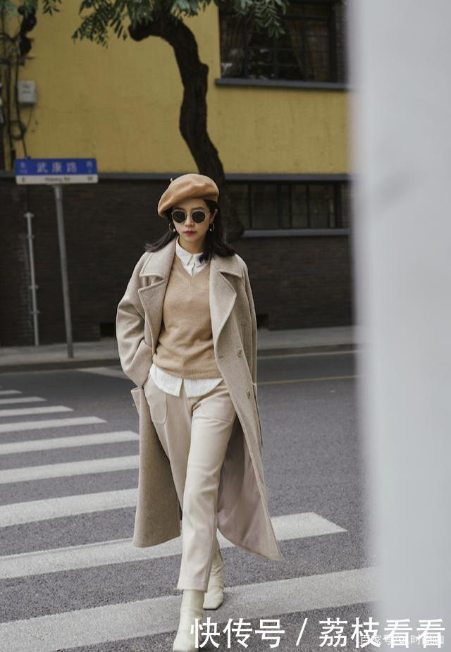 入秋该穿针织衫了，分享4组三木的经典搭配，照着穿想不时髦都难