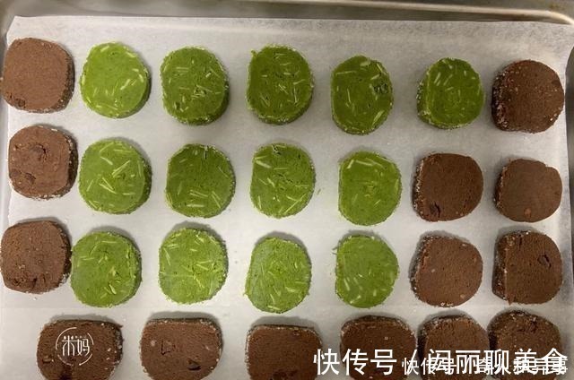 简单几步,教你在家做曲奇饼干,甜而不腻,超酥脆,特别解馋!