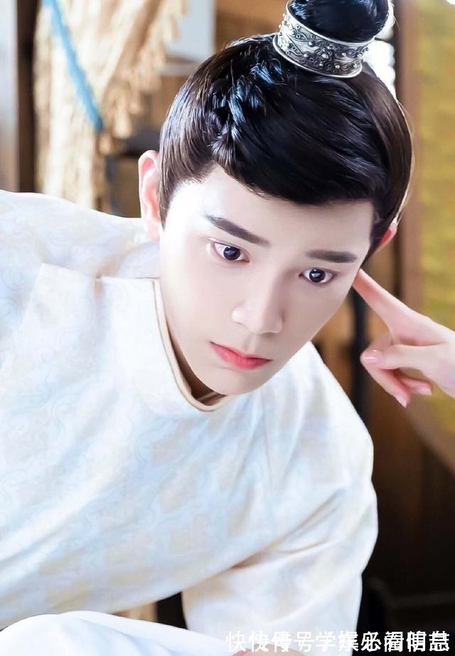 凌萧$重生哑女重生八零,16岁精通8国语言,随军当翻译官,迷倒首长!