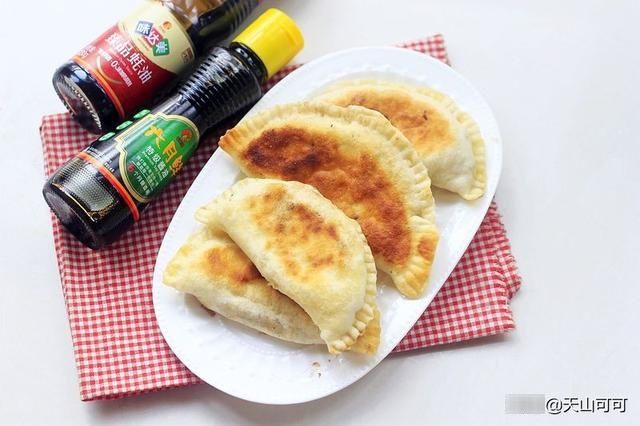 皮薄馅香白萝卜肉盒子,鲜美又多汁,凉了都软和,一家老小都可吃