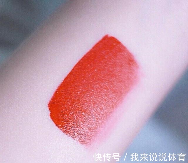 润唇膏|总有一些很微小的细节,比外形更能决定我们的气质!