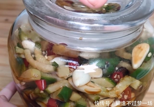 无水无油|腌萝卜条的家常做法,简单易学,酸甜口味,超级下饭